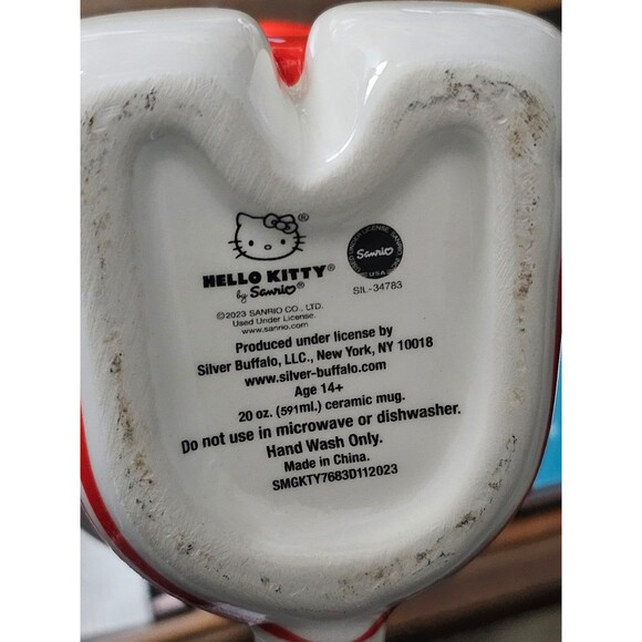 Hello Kitty Valentine's Love Heart Figural Mug - Picture 2 of 2